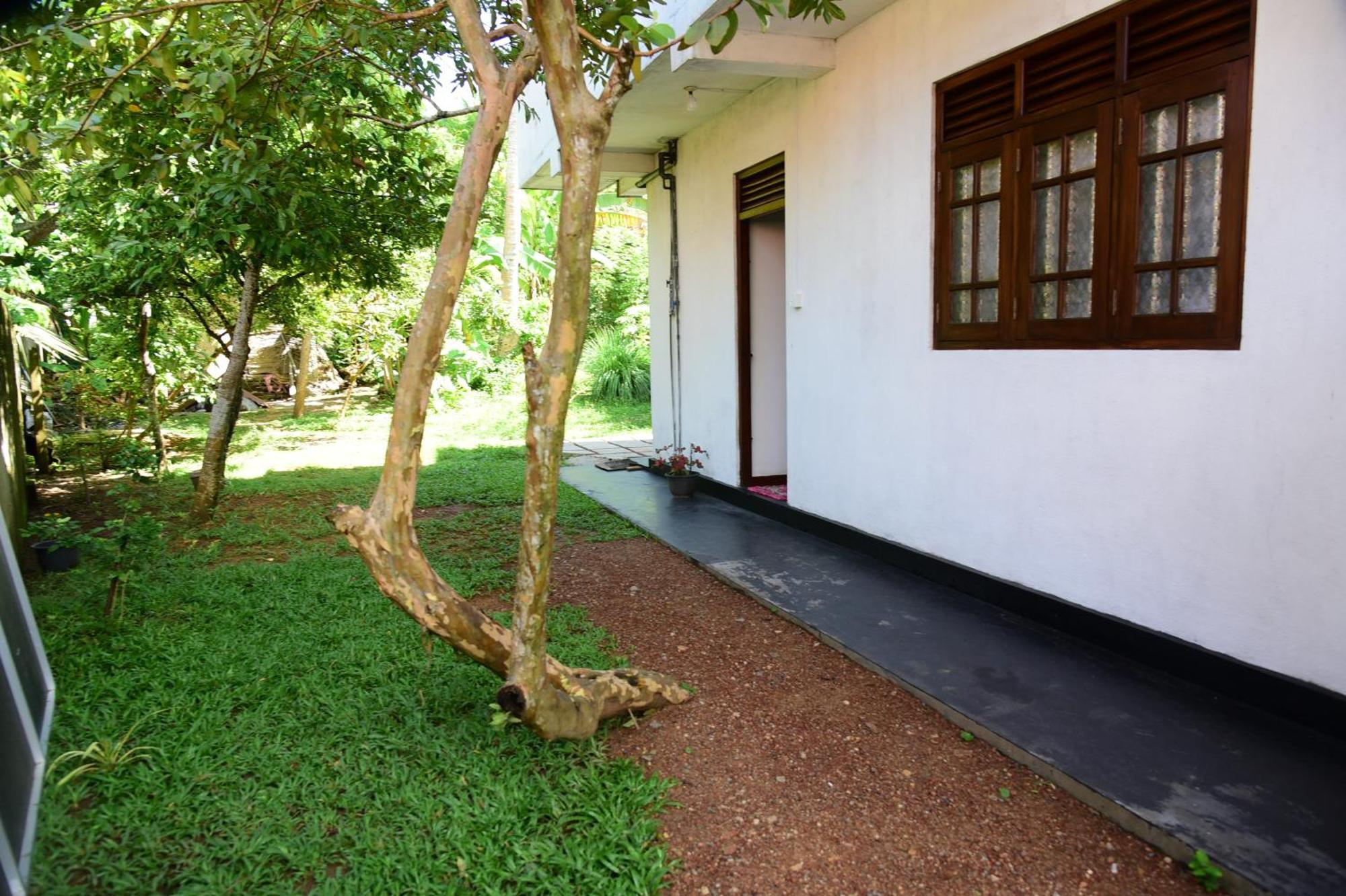 Sun Ground Villa Хиккадува Экстерьер фото