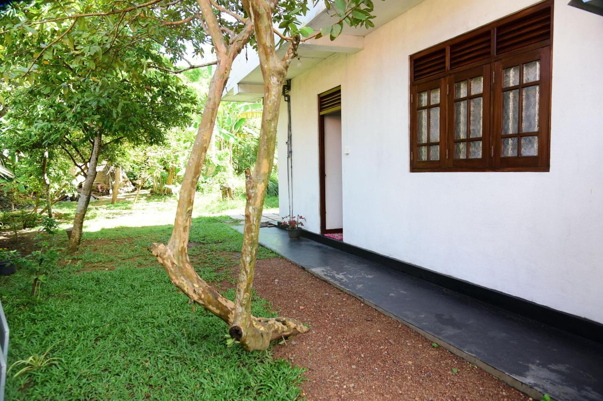 Sun Ground Villa Хиккадува Экстерьер фото